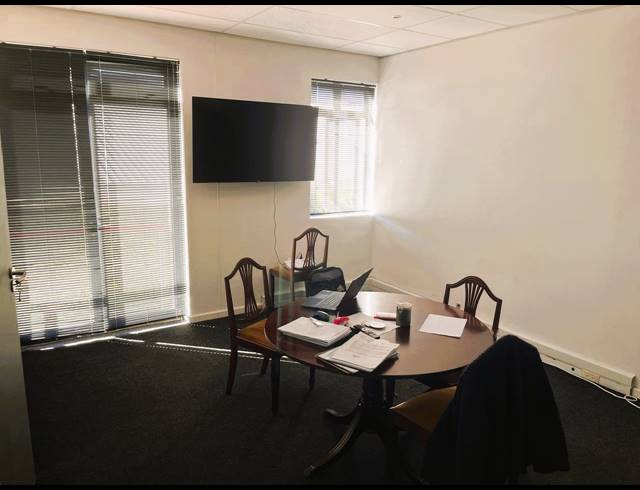 93M² OFFICE TO LET IN WESTLAKE